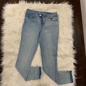 Unraveled hem jeans